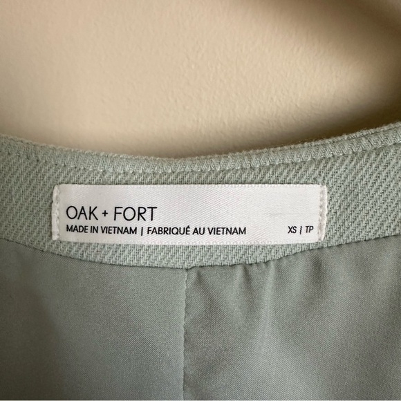 Oak + Fort XS Sage Green Linen Blend Cropped Vest Tank Top Shirt Spring Easter - Picture 2 of 5